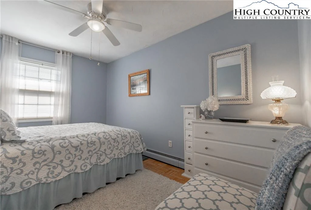 Image number 12 for the current listing