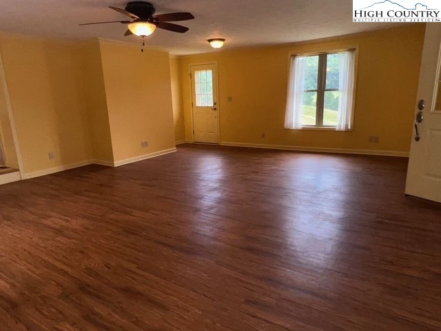 Image number 18 for the current listing