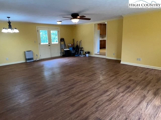 Image number 3 for the current listing