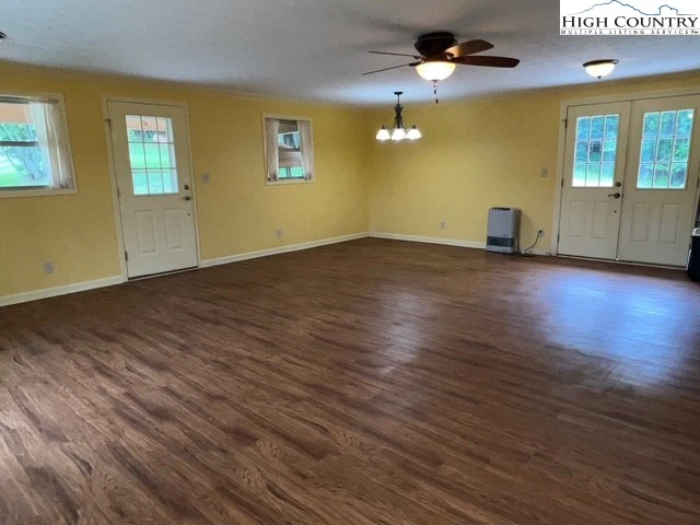 Image number 4 for the current listing
