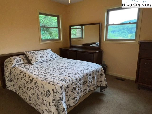 Image number 7 for the current listing