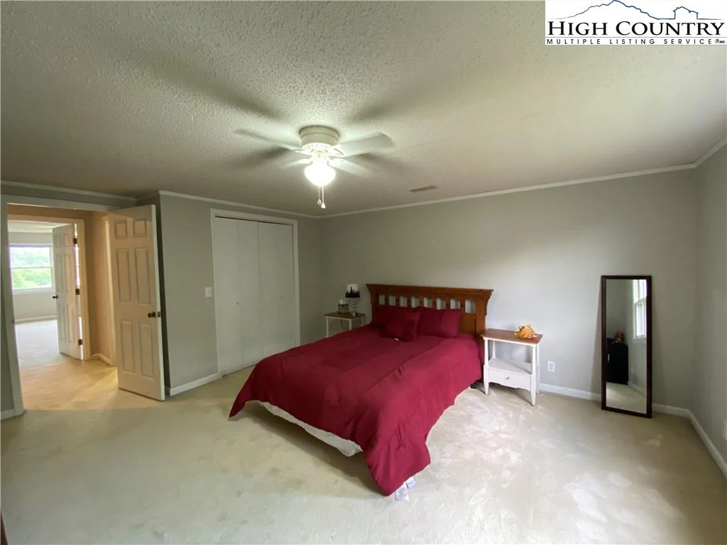 Image number 7 for the current listing