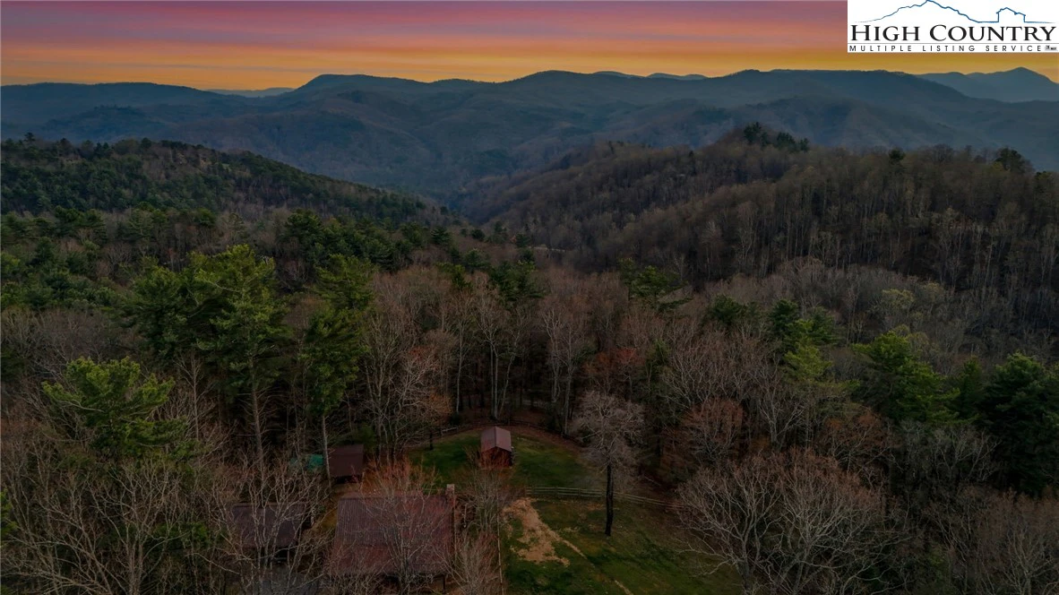 Image number 15 for the current listing