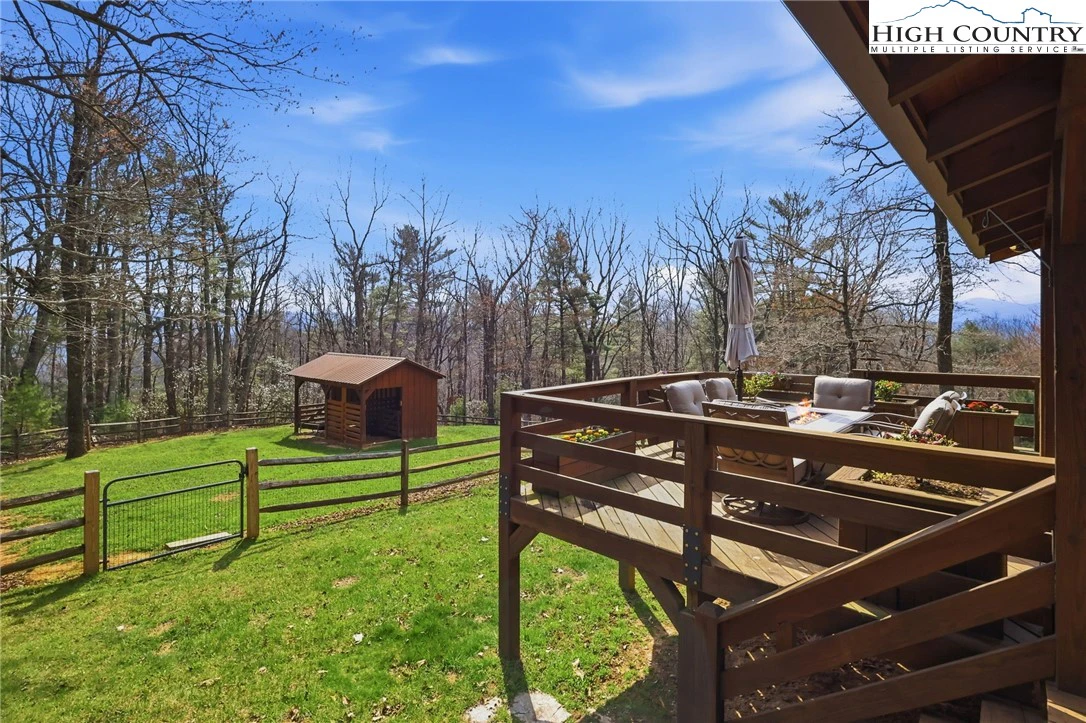 Image number 19 for the current listing