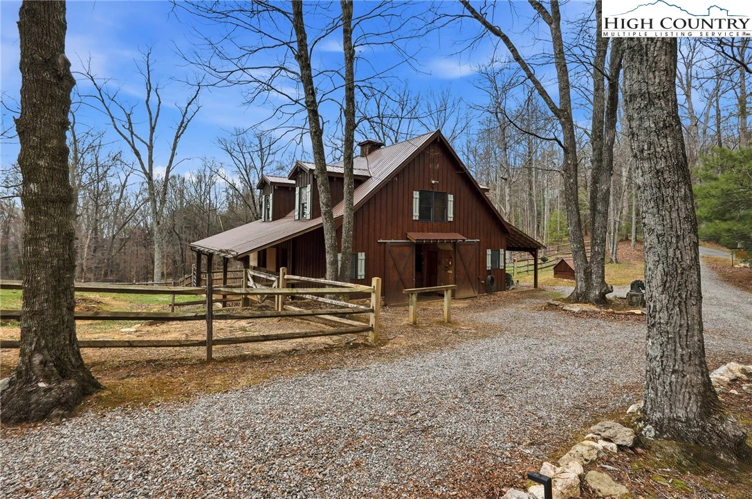 Image number 14 for the current listing