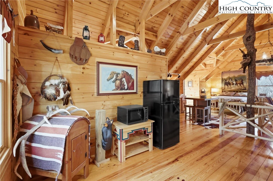 Image number 5 for the current listing