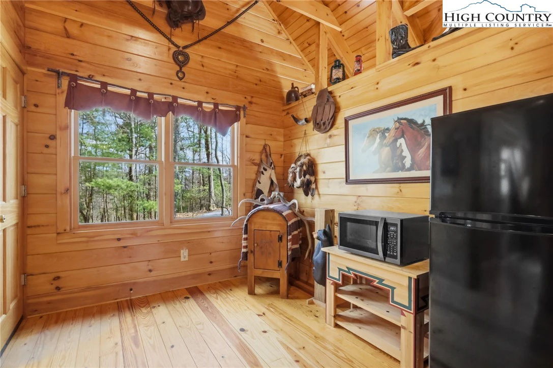 Image number 7 for the current listing