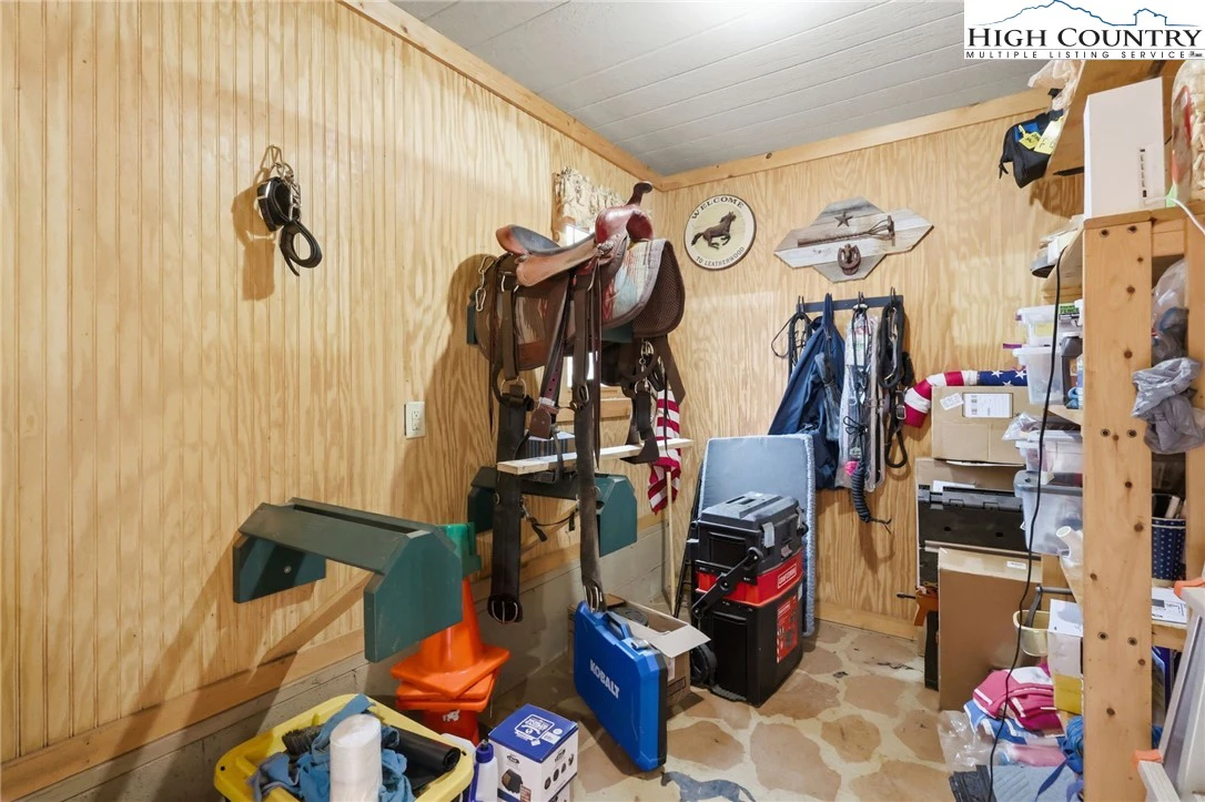 Image number 12 for the current listing