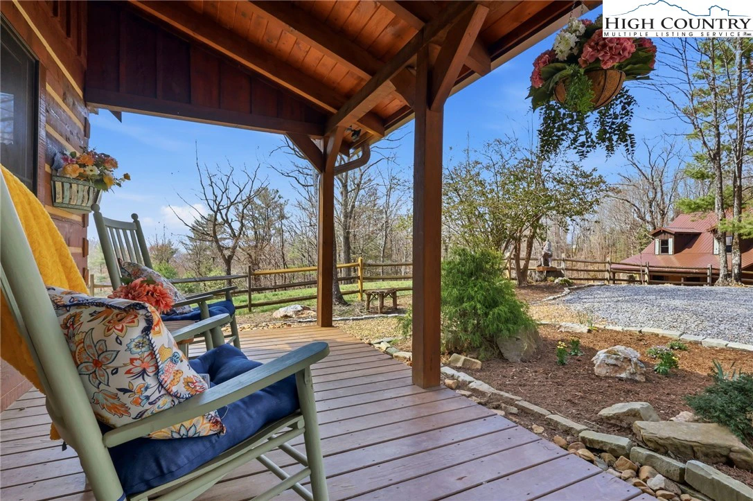 Image number 18 for the current listing
