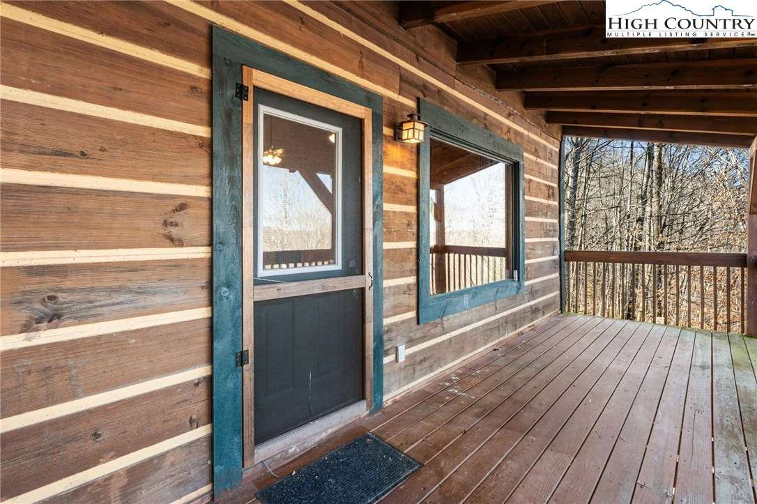 Image number 3 for the current listing