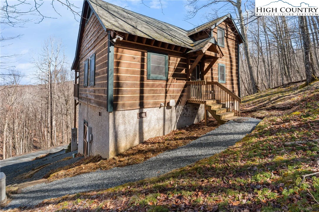 Image number 19 for the current listing