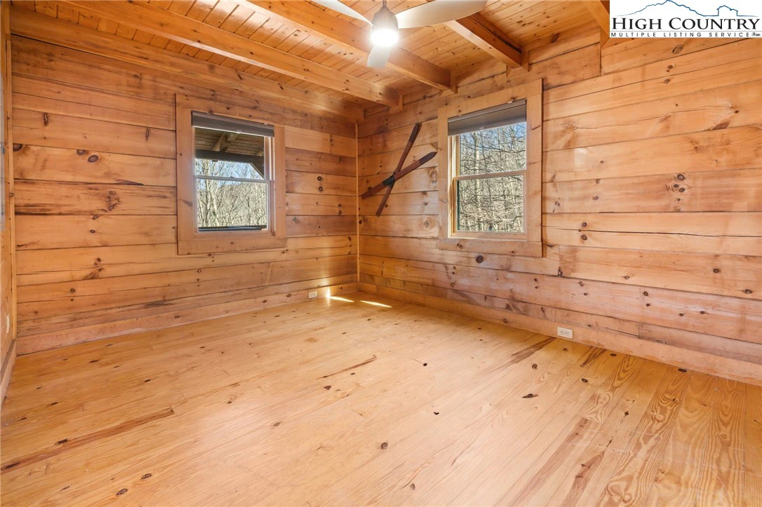 Image number 8 for the current listing