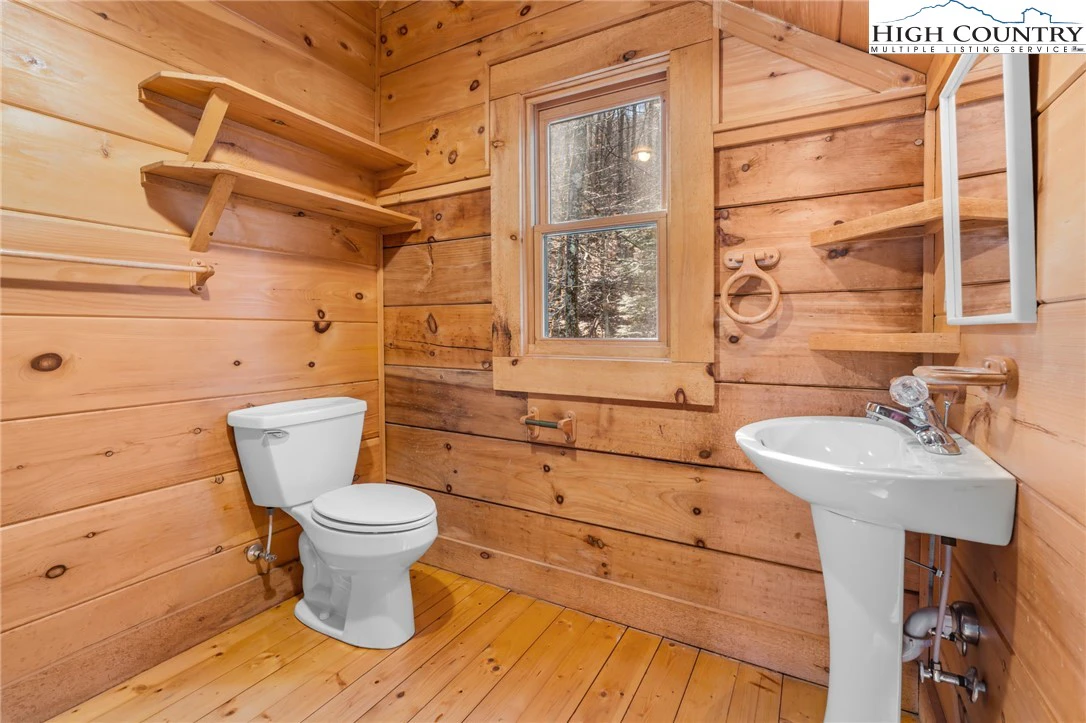 Image number 7 for the current listing