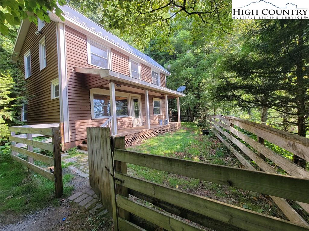Image number 1 for the current listing