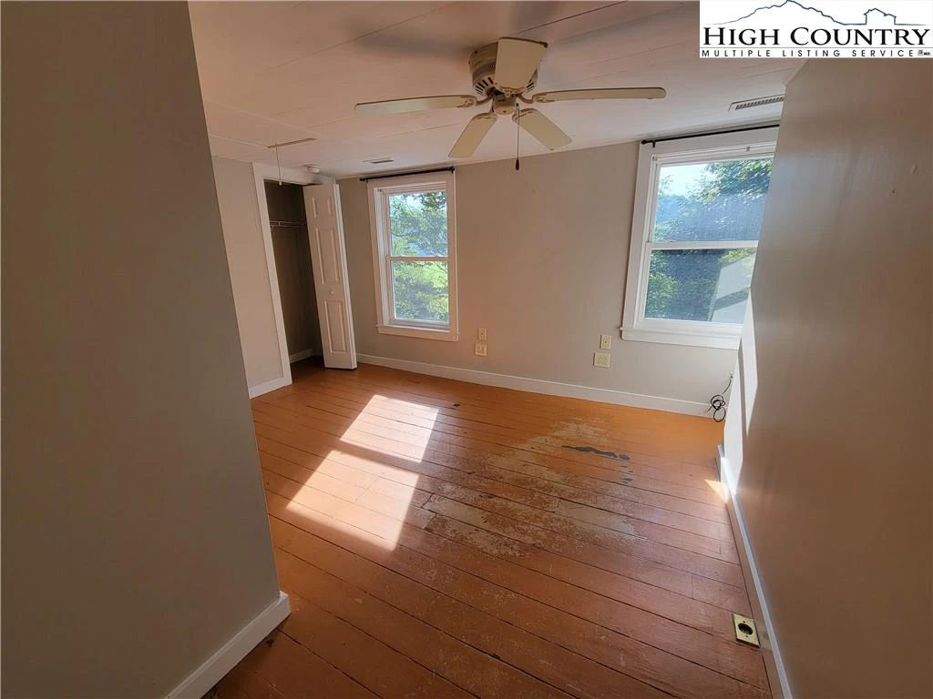 Image number 6 for the current listing