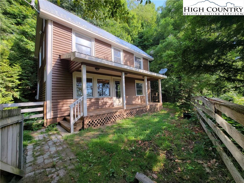 Image number 28 for the current listing