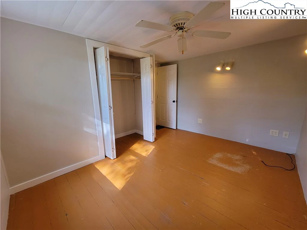 Image number 10 for the current listing