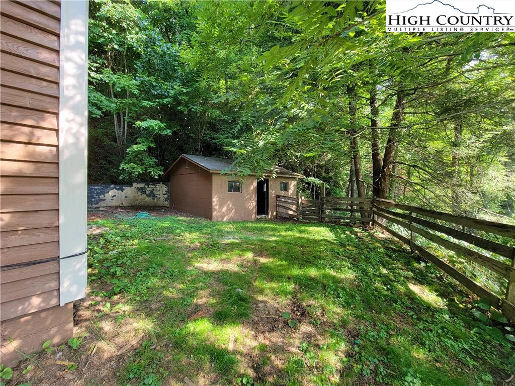 Image number 16 for the current listing