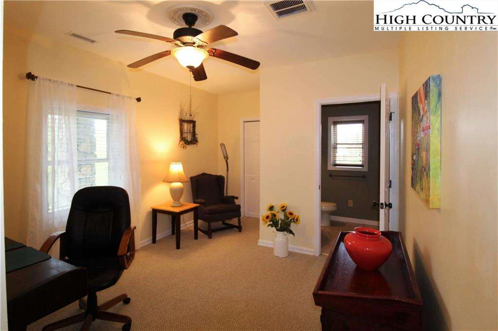 Image number 7 for the current listing