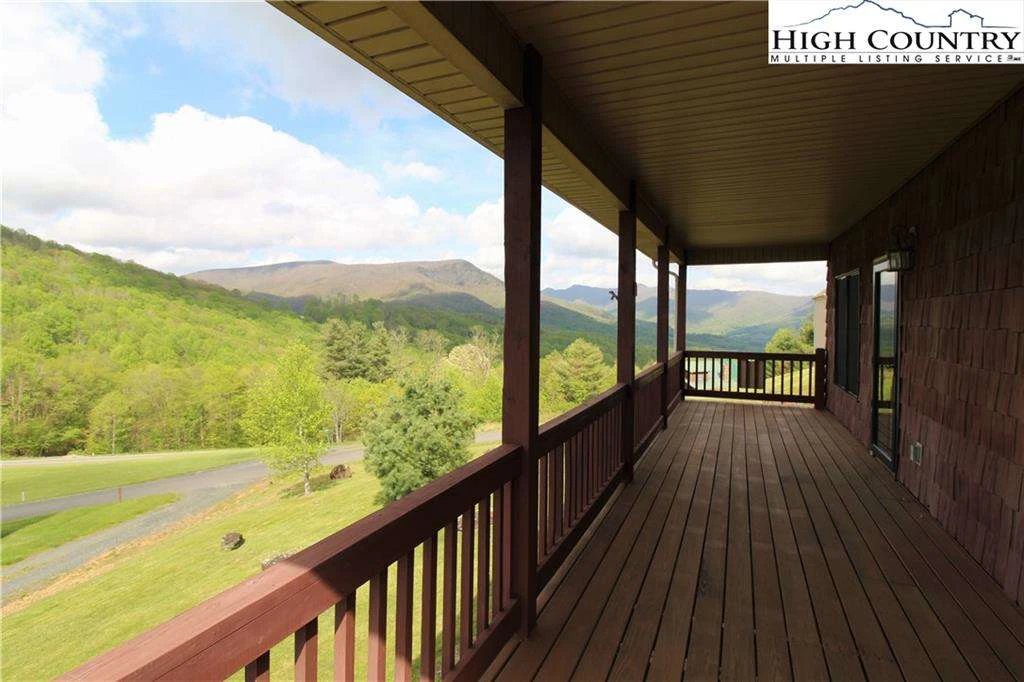 Image number 15 for the current listing