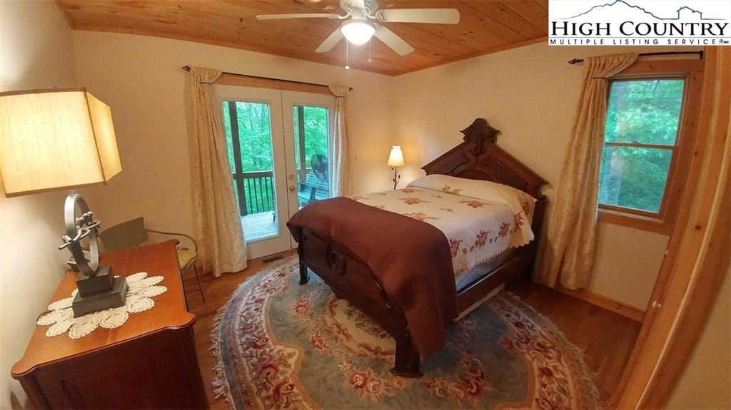 Image number 6 for the current listing