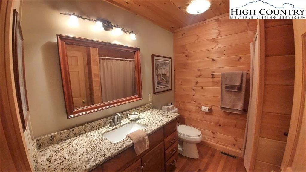 Image number 9 for the current listing