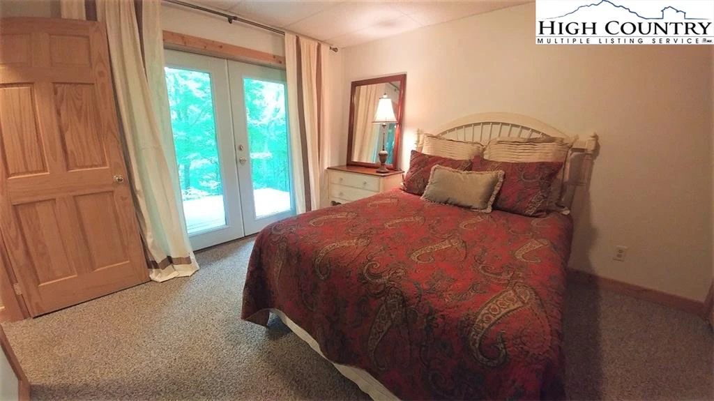 Image number 12 for the current listing