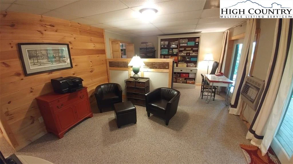 Image number 16 for the current listing
