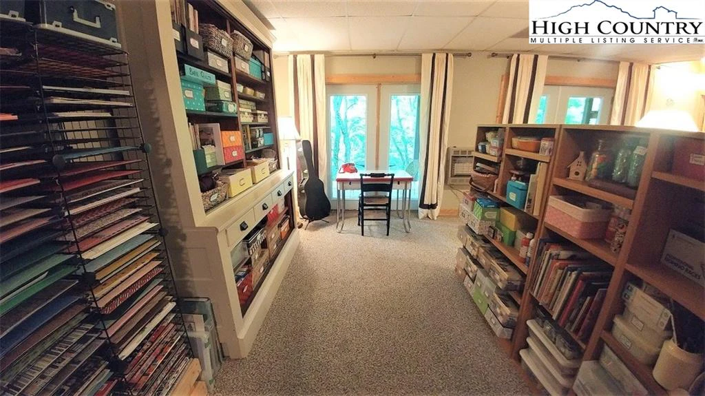 Image number 18 for the current listing