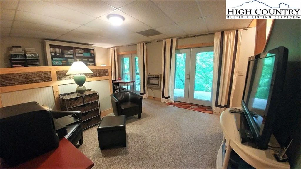 Image number 20 for the current listing