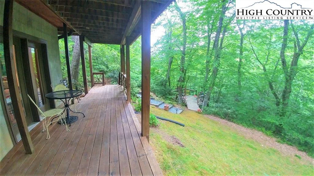 Image number 21 for the current listing