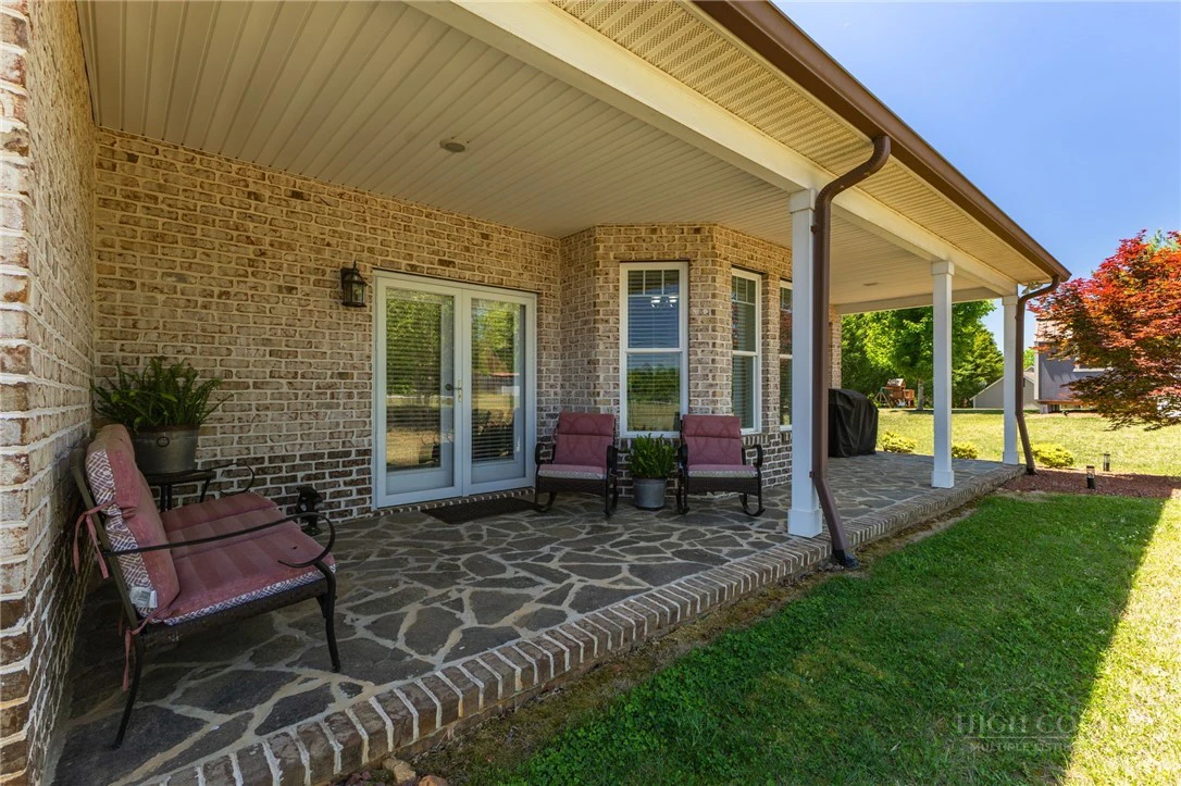 Image number 6 for the current listing