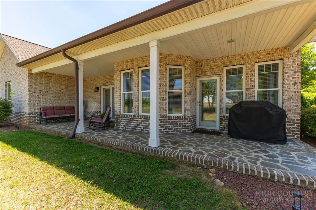 Image number 10 for the current listing