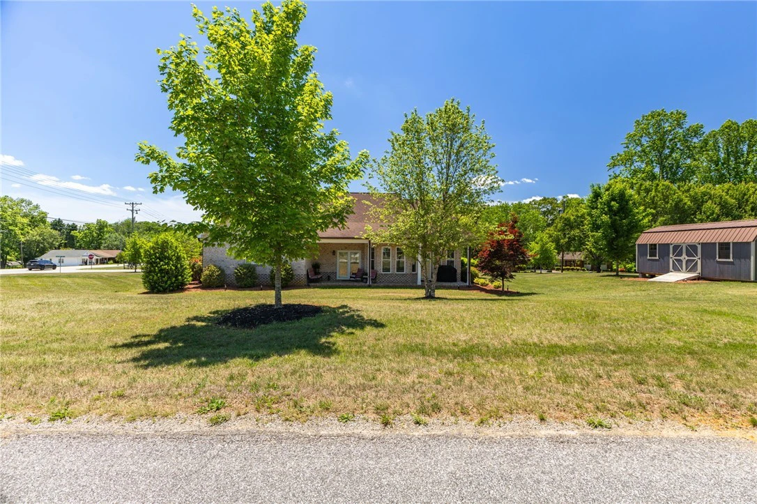 Image number 21 for the current listing