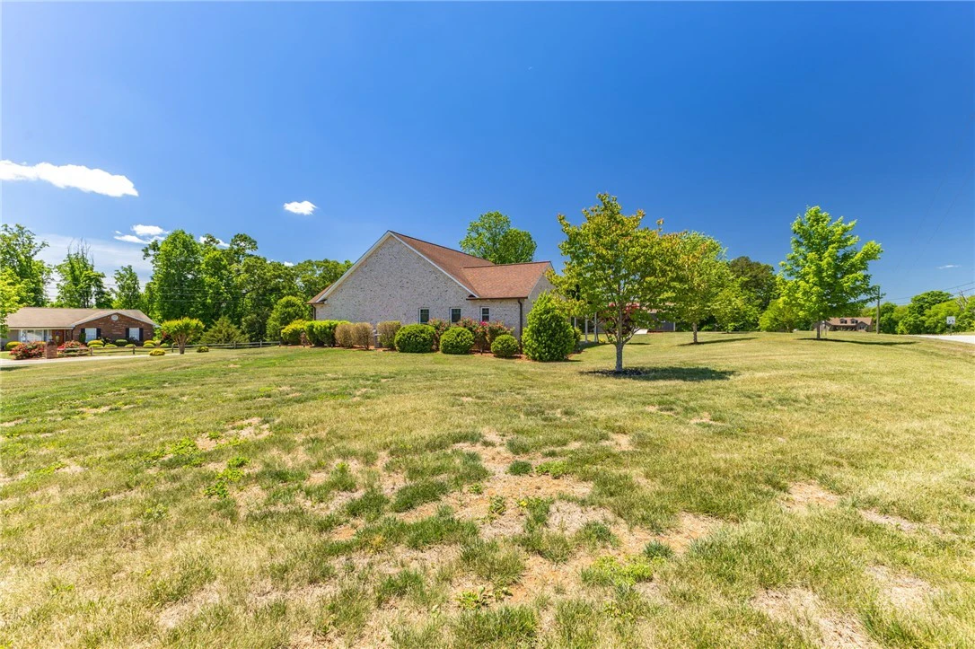Image number 14 for the current listing