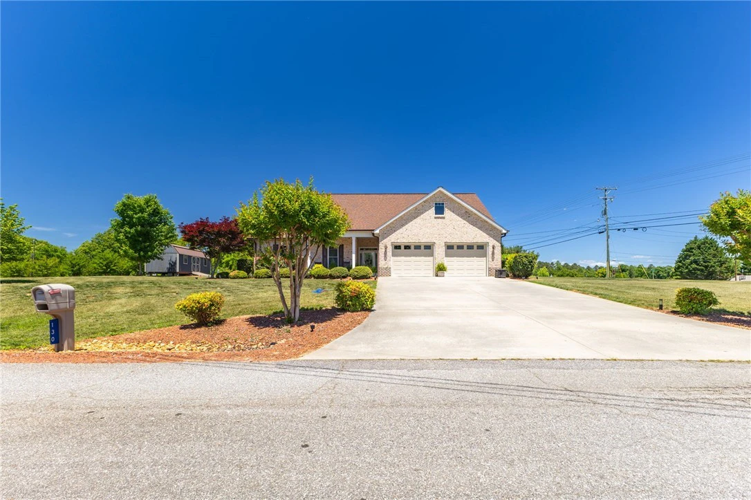 Image number 17 for the current listing