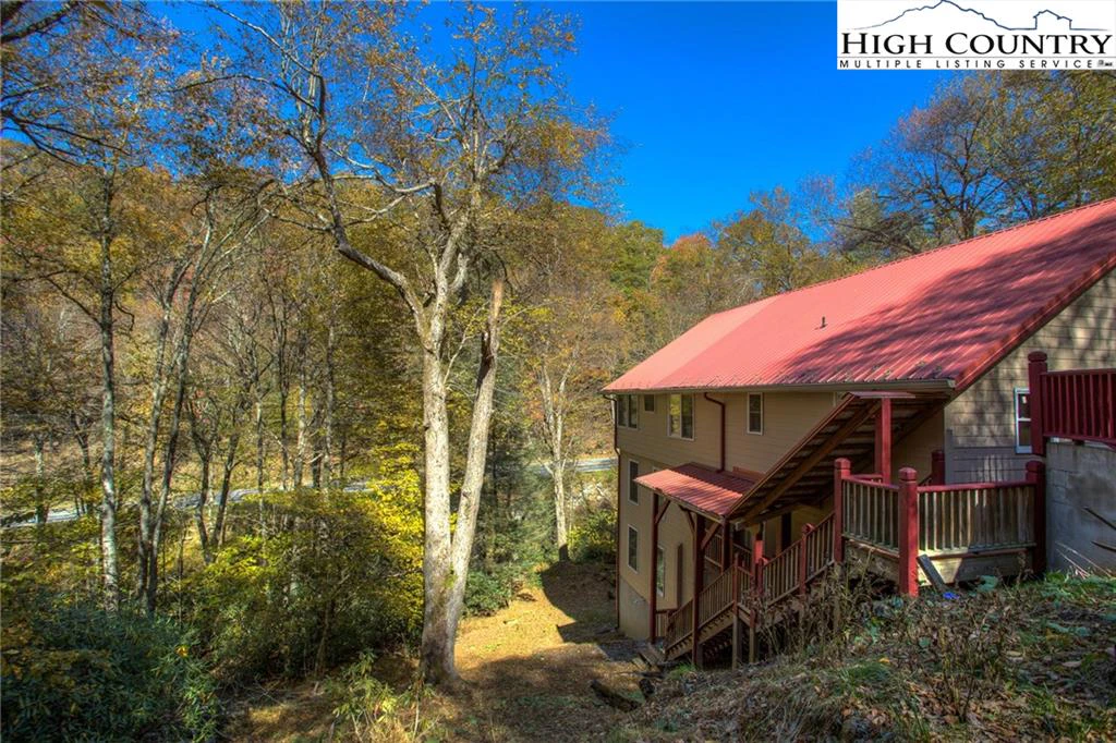 Image number 1 for the current listing