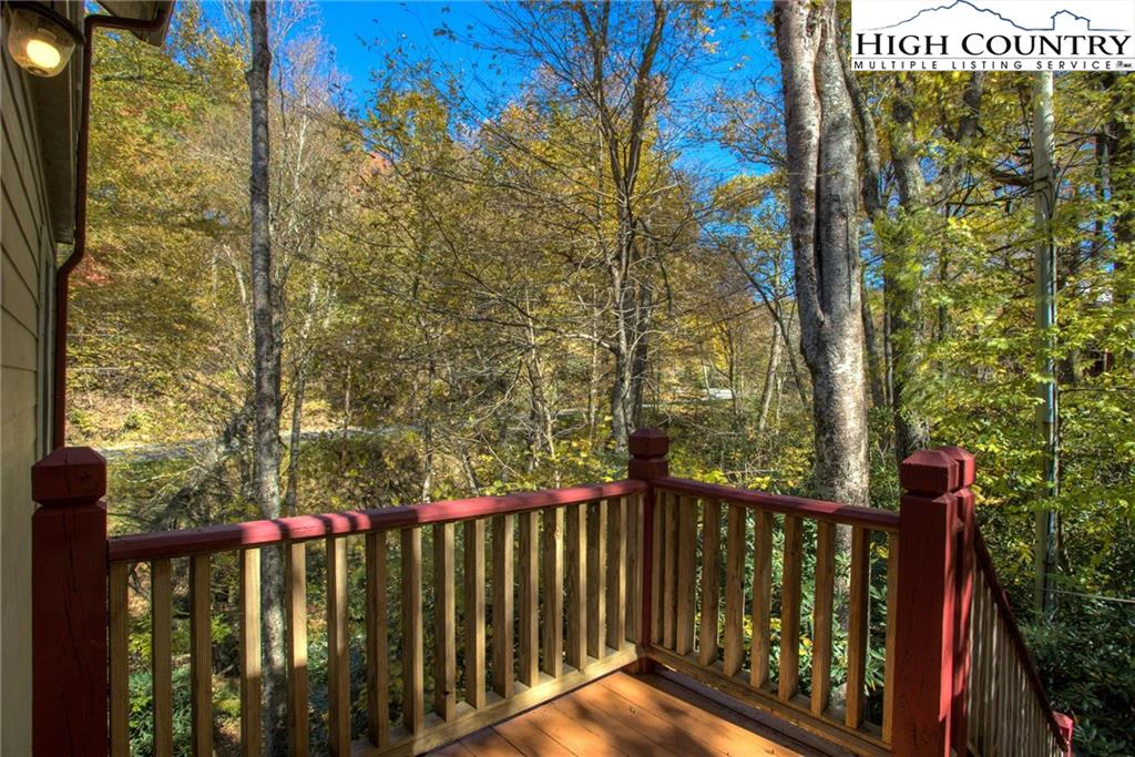 Image number 4 for the current listing
