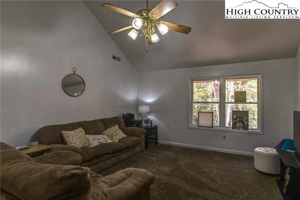 Image number 21 for the current listing
