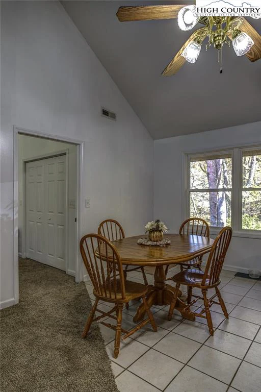 Image number 19 for the current listing