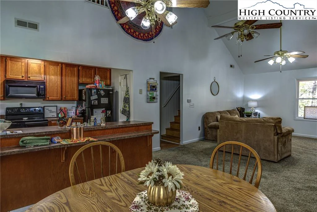Image number 18 for the current listing