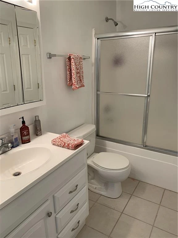 Image number 18 for the current listing
