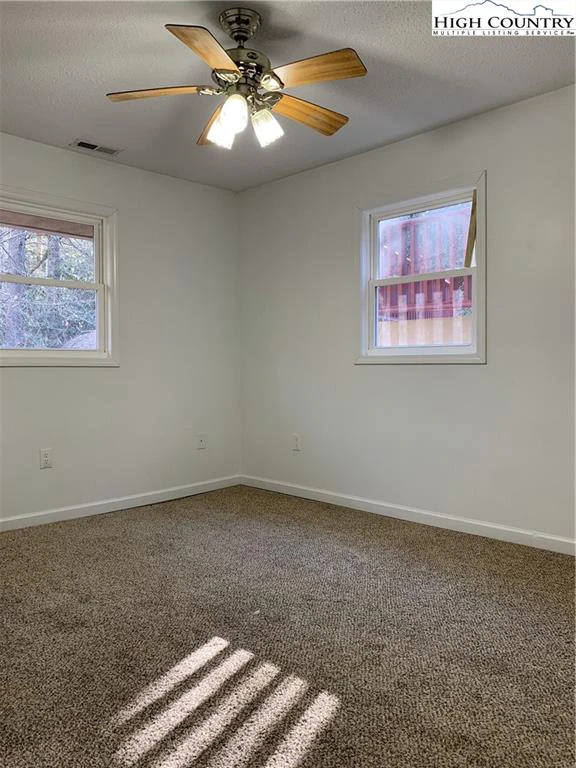 Image number 17 for the current listing