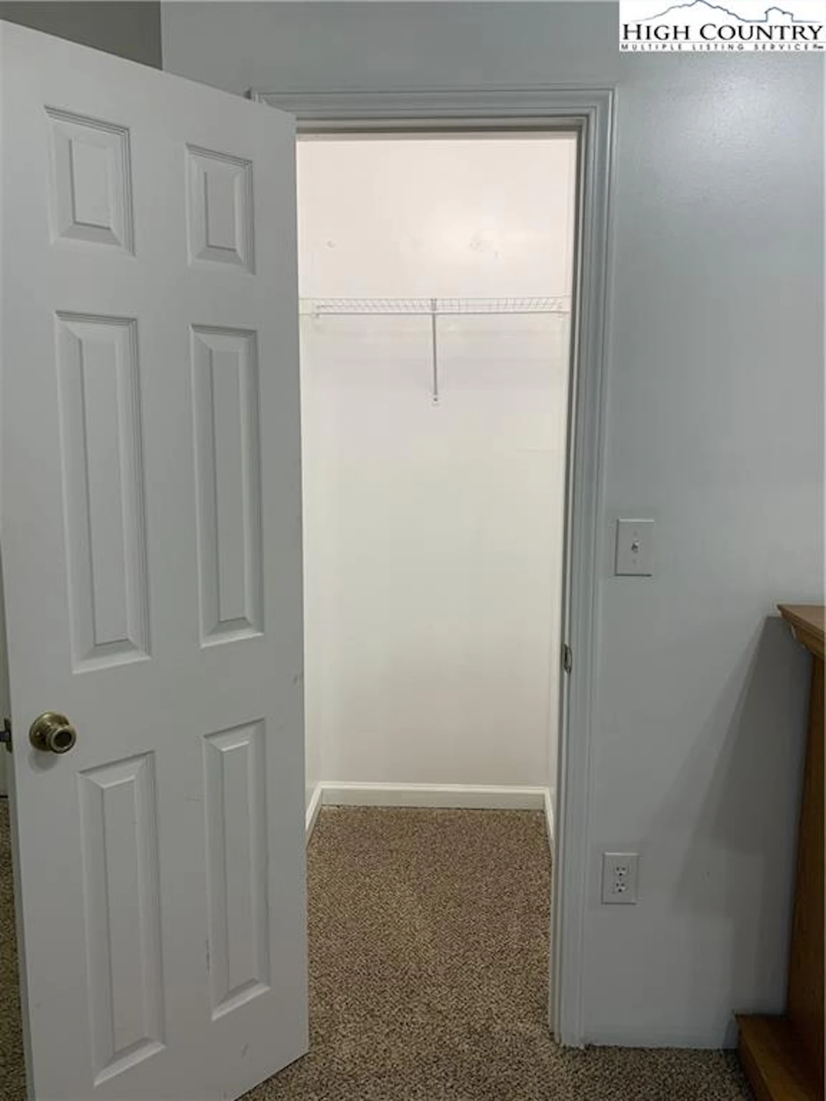 Image number 2 for the current listing