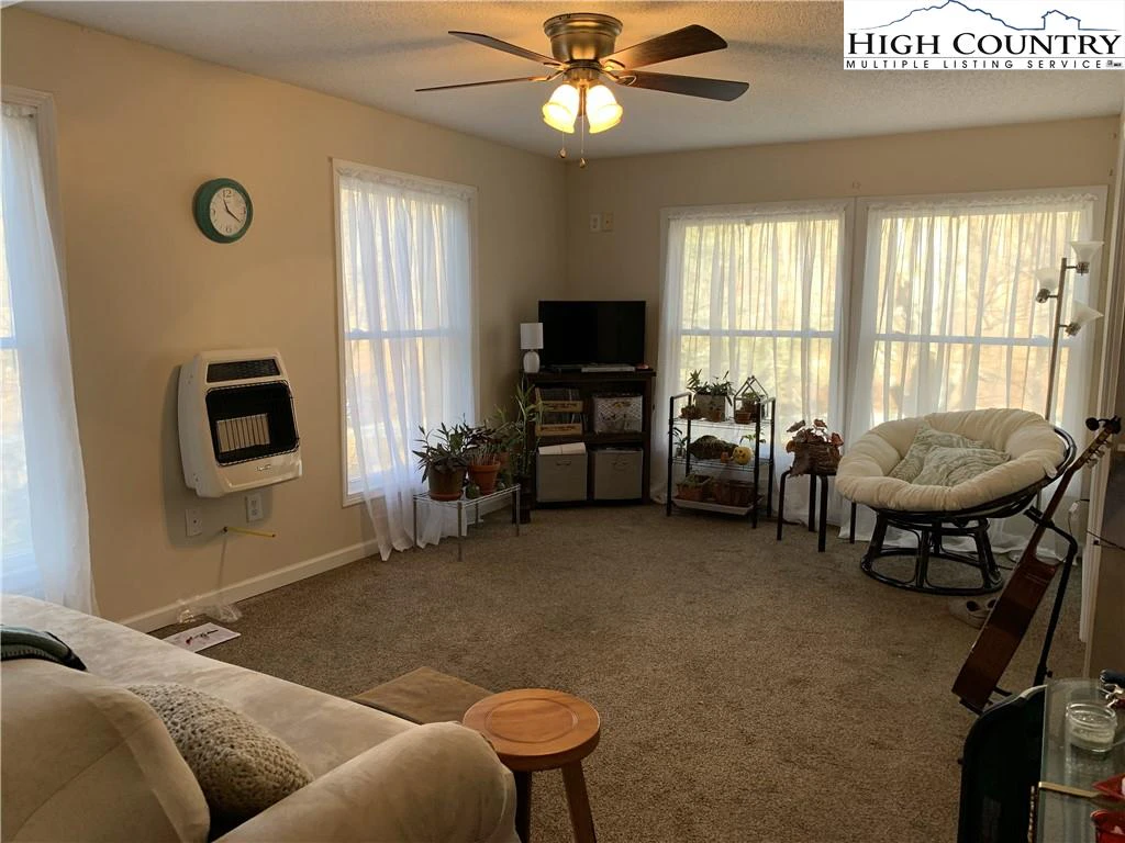 Image number 10 for the current listing