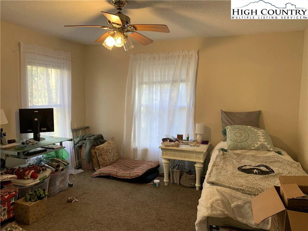 Image number 8 for the current listing