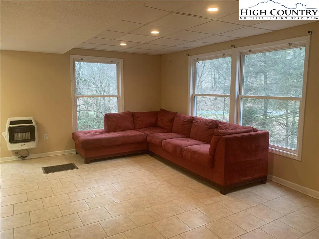 Image number 6 for the current listing