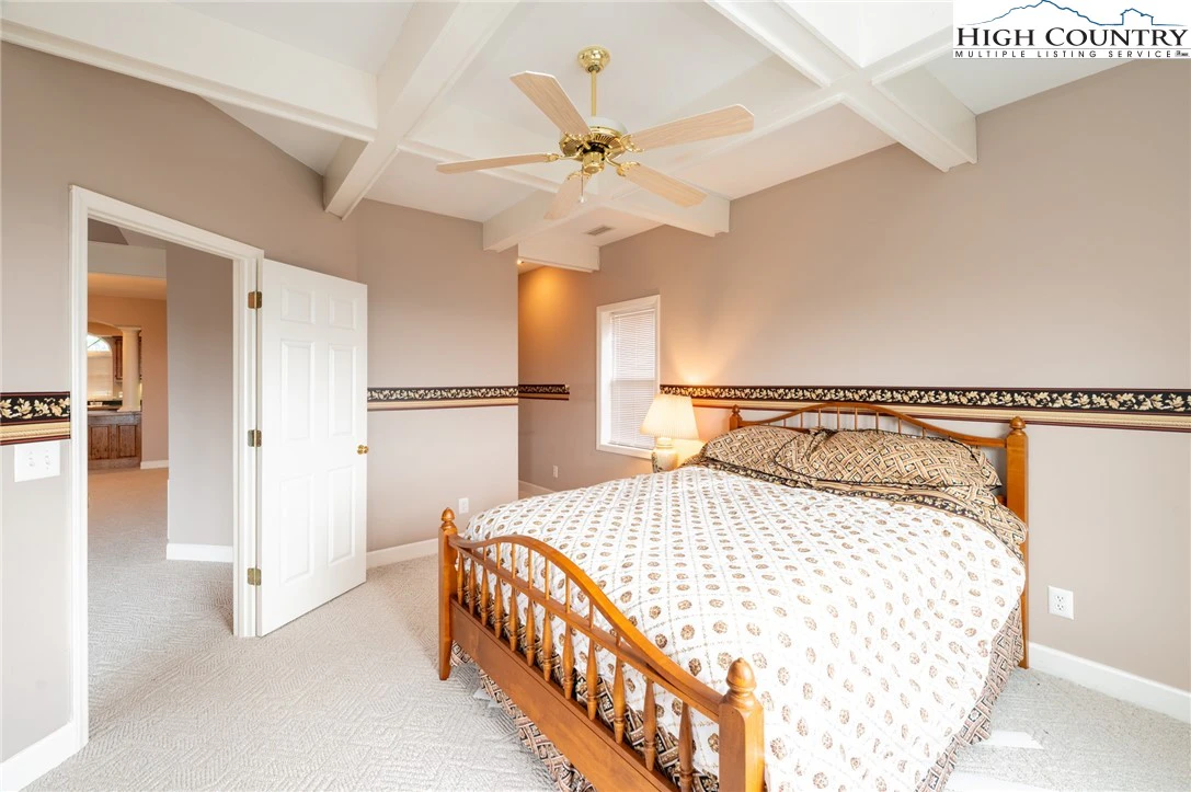 Image number 5 for the current listing