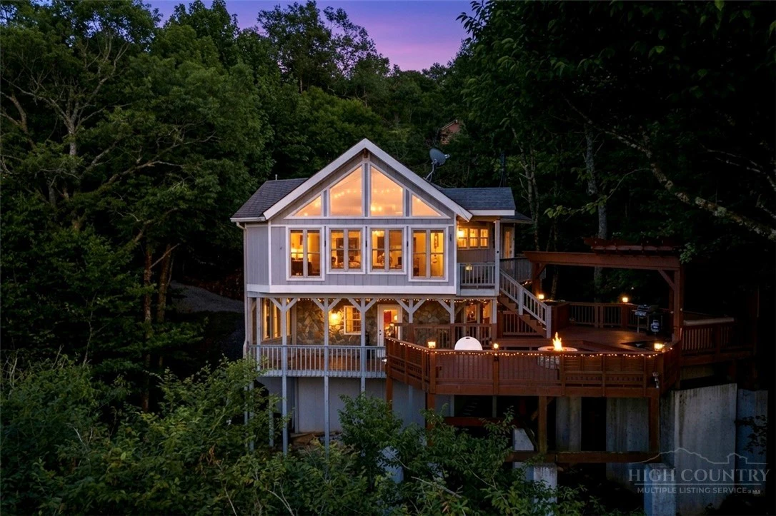 Image number 2 for the current listing