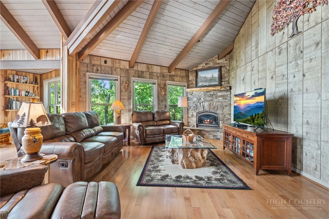 Image number 9 for the current listing